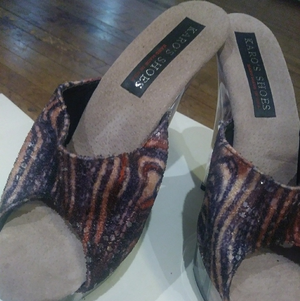 Karo's heels - Picture 2 of 3